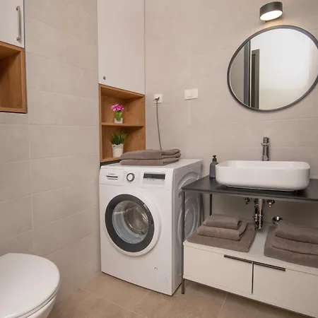Apartment Family & Friends - Floor - Free Parking *