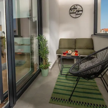 Family & Friends - Floor - Free Parking Apartment Pula