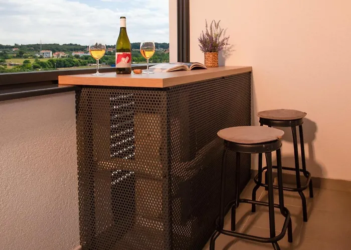 Family & Friends * Pula