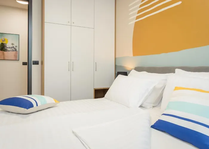 Family & Friends Pula